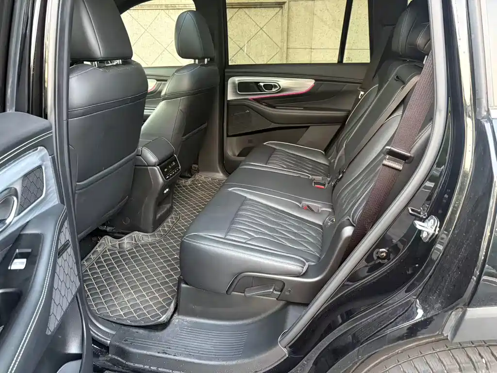 GAC Motor Trumpchi GS8 — фото 11