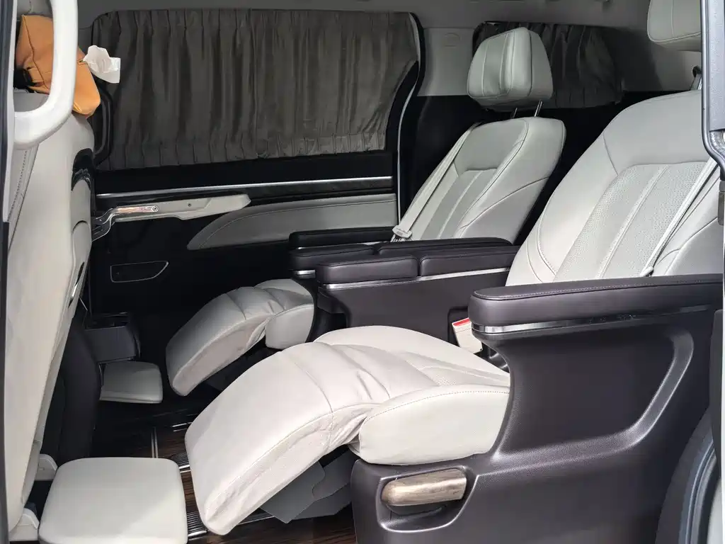 GAC Motor Trumpchi M8 — фото 11