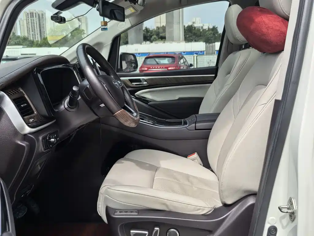 GAC Motor Trumpchi M8 — фото 10