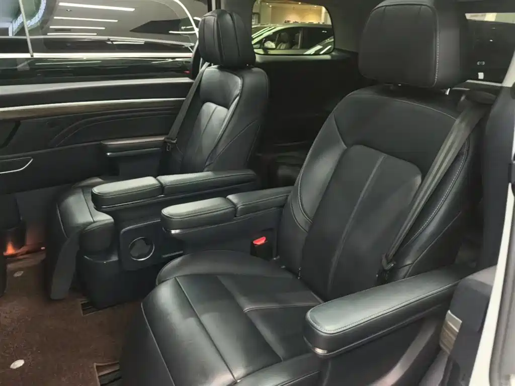 GAC Motor Trumpchi M8 — фото 17