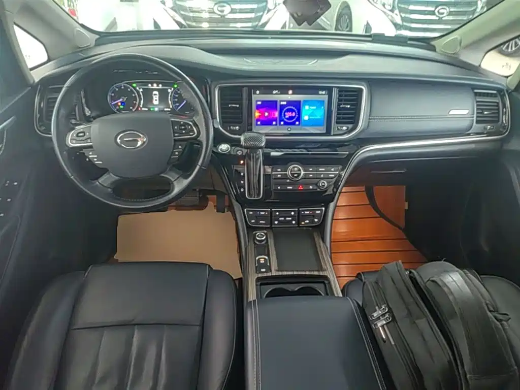 GAC Motor Trumpchi M8 — фото 10