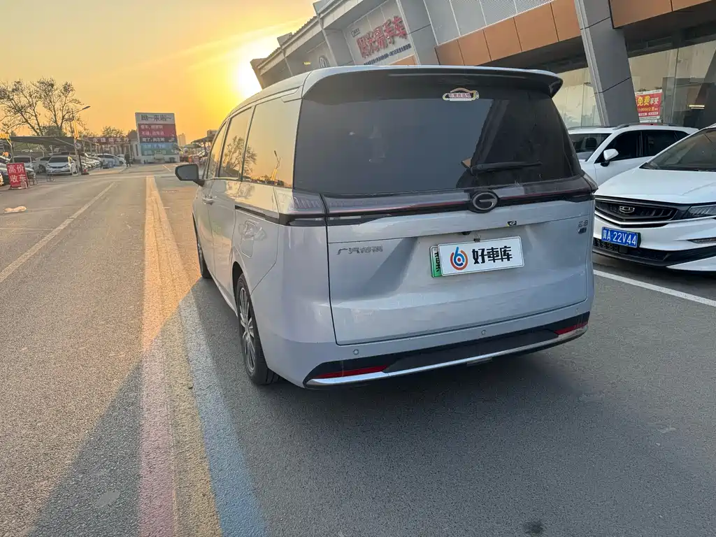 GAC Motor E8 Hybrid — фото 12