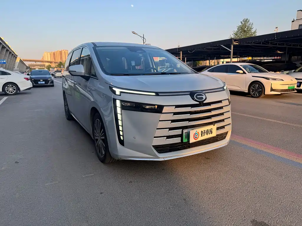 GAC Motor E8 Hybrid — фото 3