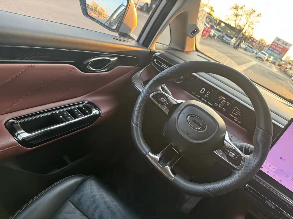 GAC Motor E8 Hybrid — фото 4