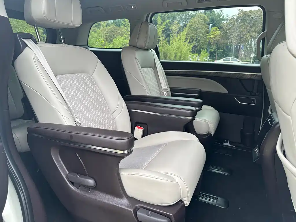 GAC Motor Trumpchi M8 — фото 14