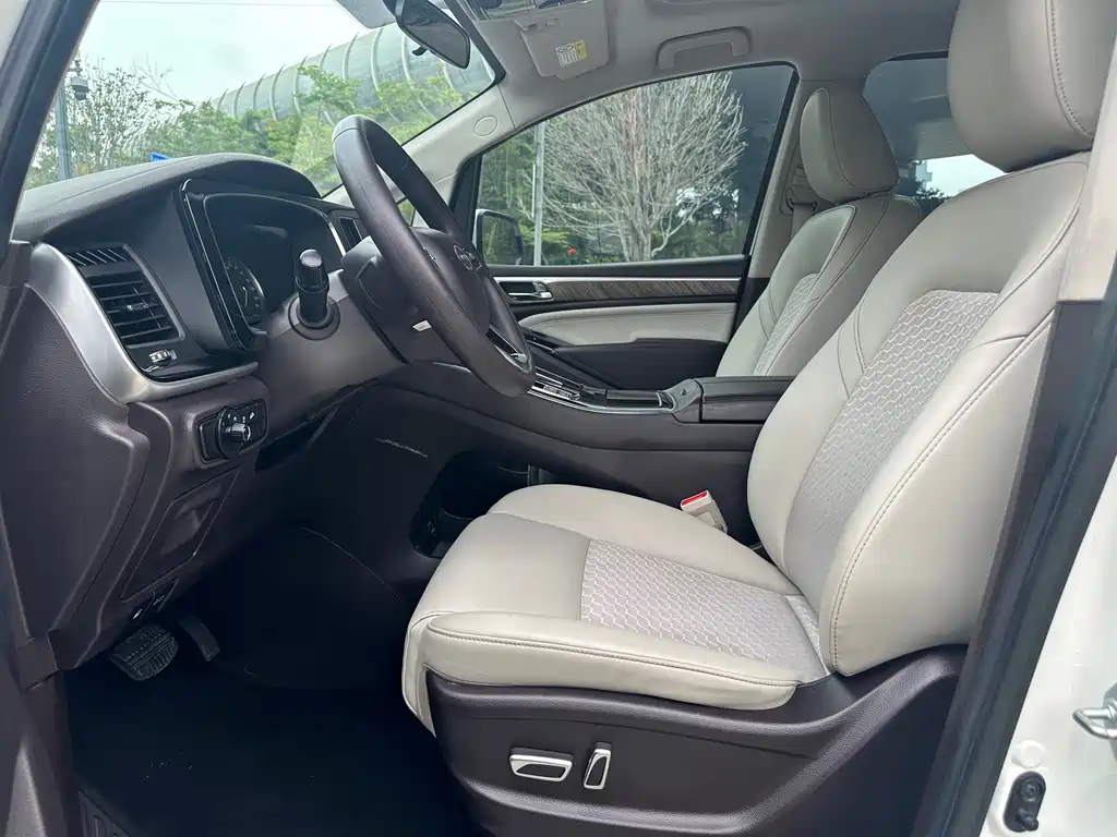 GAC Motor Trumpchi M8 — фото 8