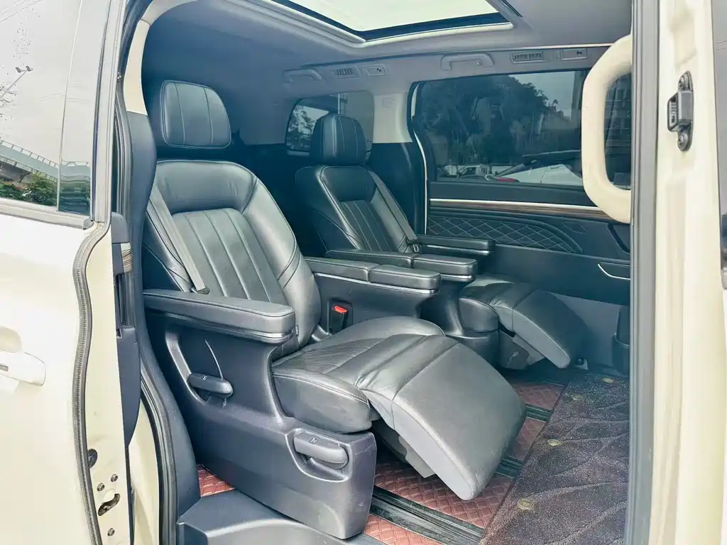 GAC Motor Trumpchi M8 — фото 10