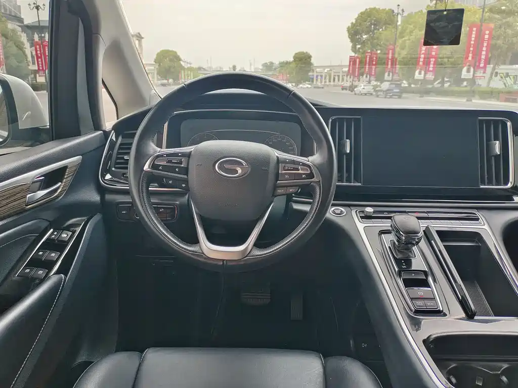 GAC Motor Trumpchi M8 — фото 18