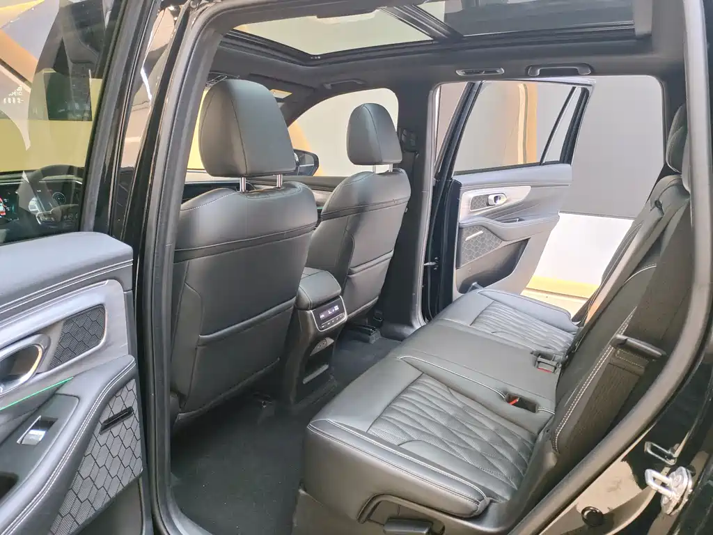 GAC Motor Trumpchi GS8 — фото 11