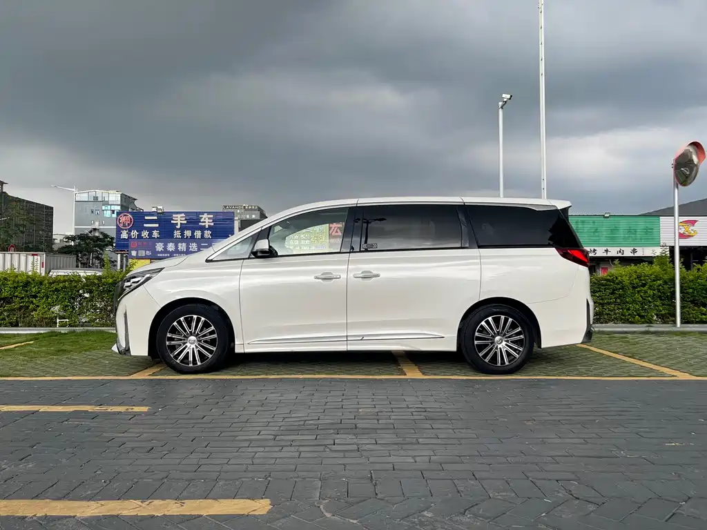 GAC Motor Trumpchi M8 — фото 7