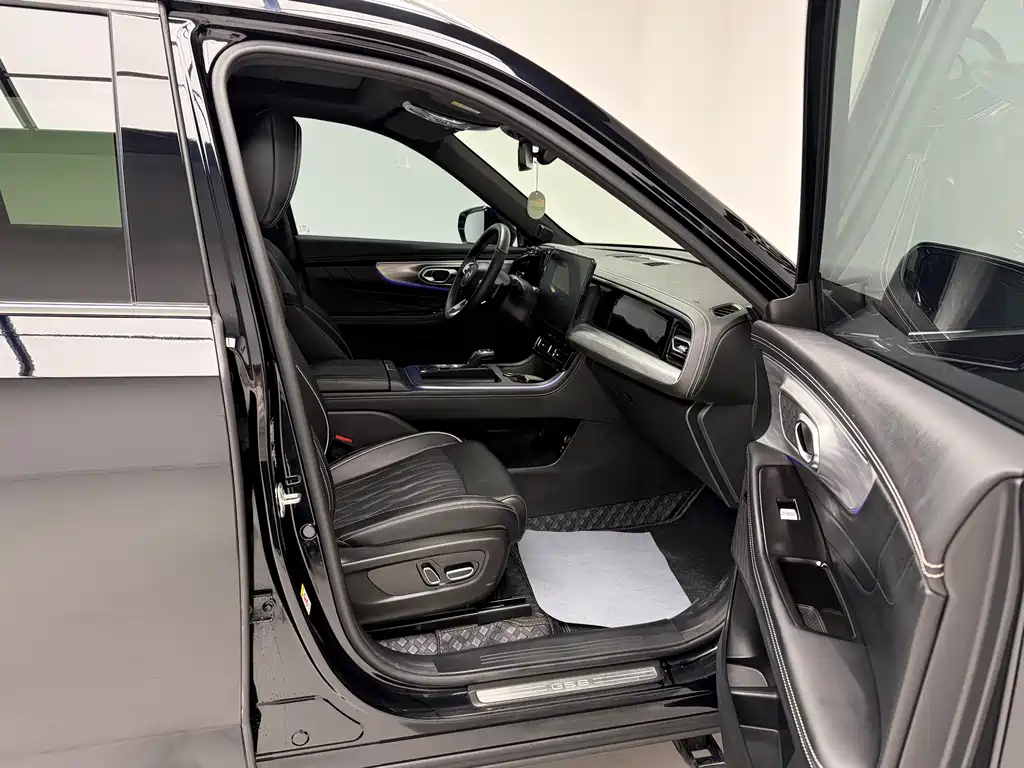 GAC Motor Trumpchi GS8 — фото 17