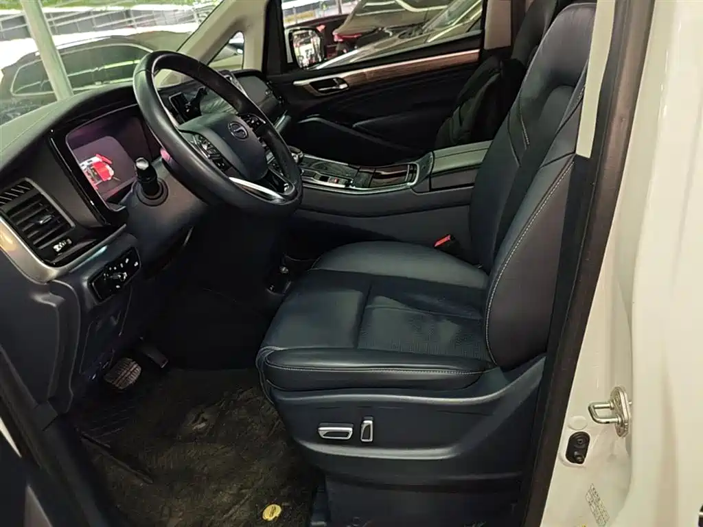 GAC Motor Trumpchi M8 — фото 15