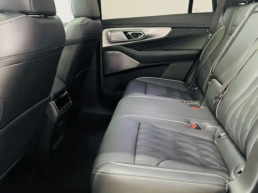 GAC Motor Trumpchi GS8 — фото 11
