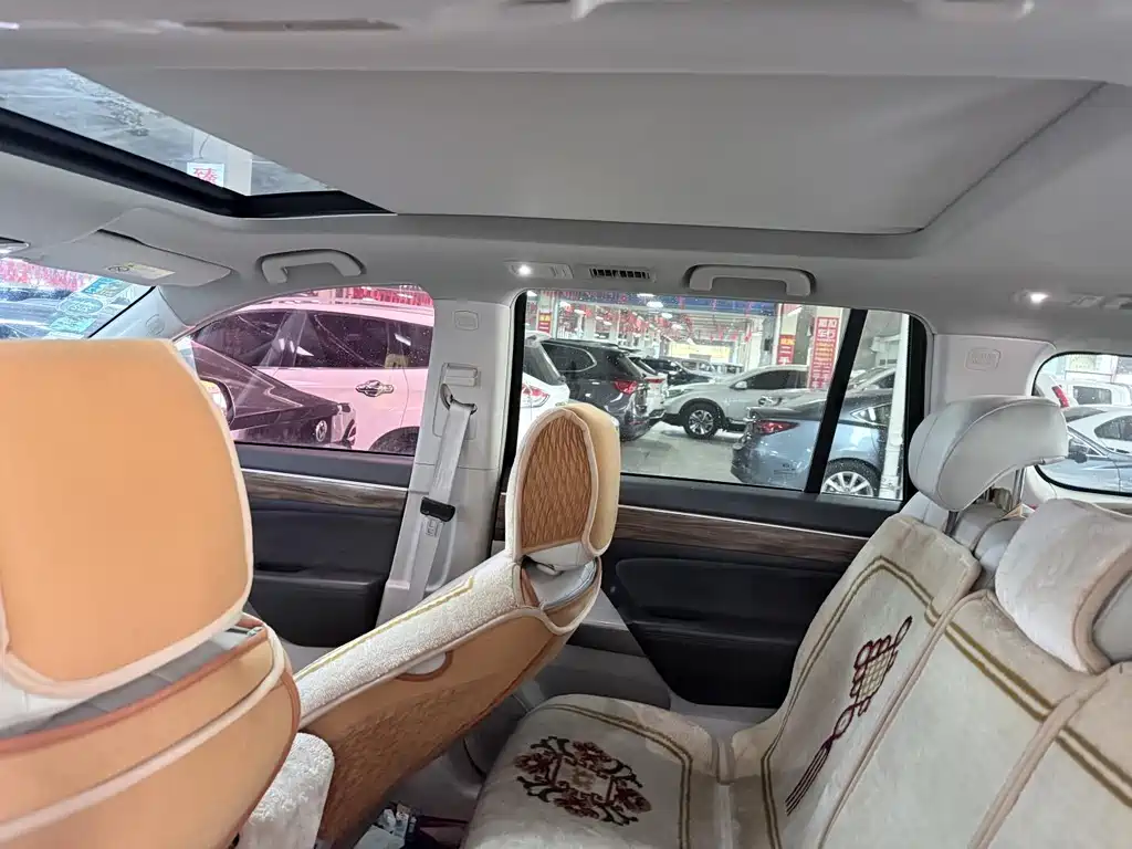GAC Motor Trumpchi GS8 — фото 11