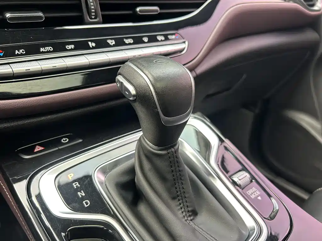 GAC Motor Trumpchi M6 — фото 11