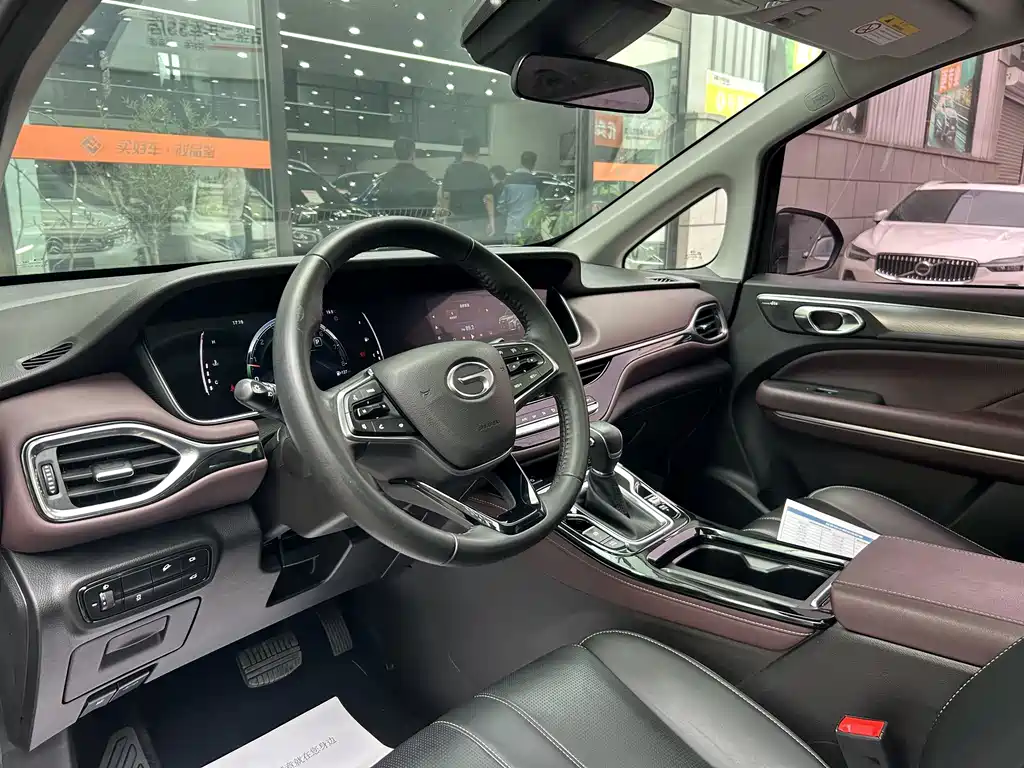 GAC Motor Trumpchi M6 — фото 13