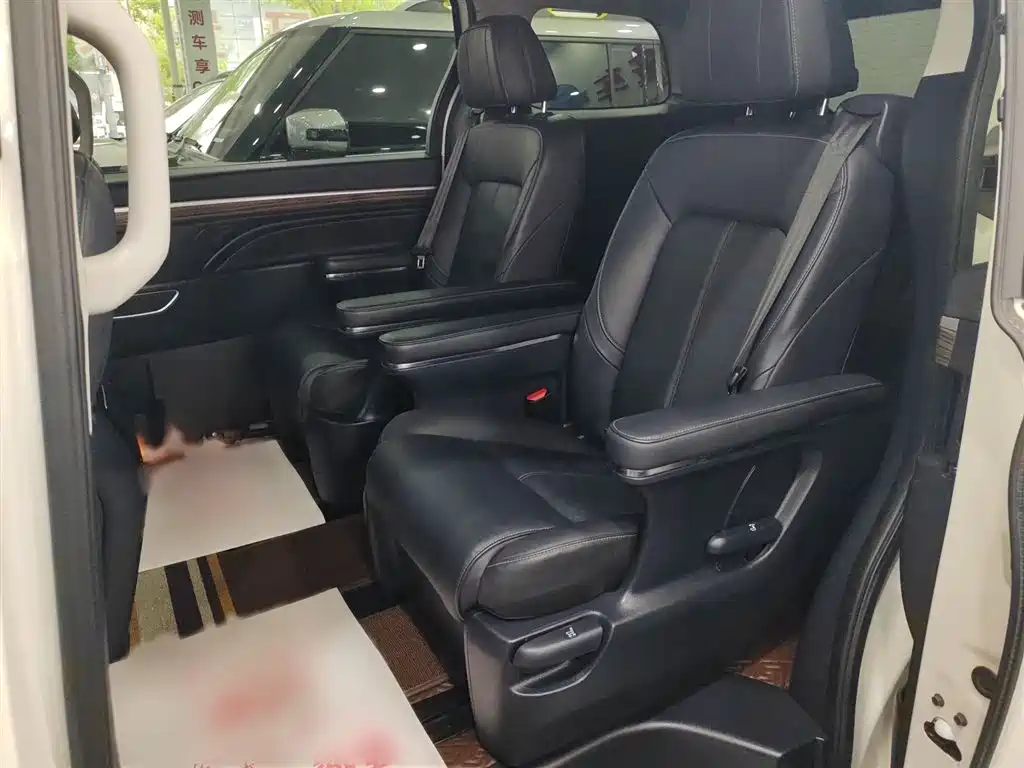 GAC Motor Trumpchi M8 — фото 18