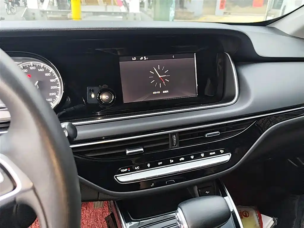 GAC Motor Trumpchi M6 — фото 13
