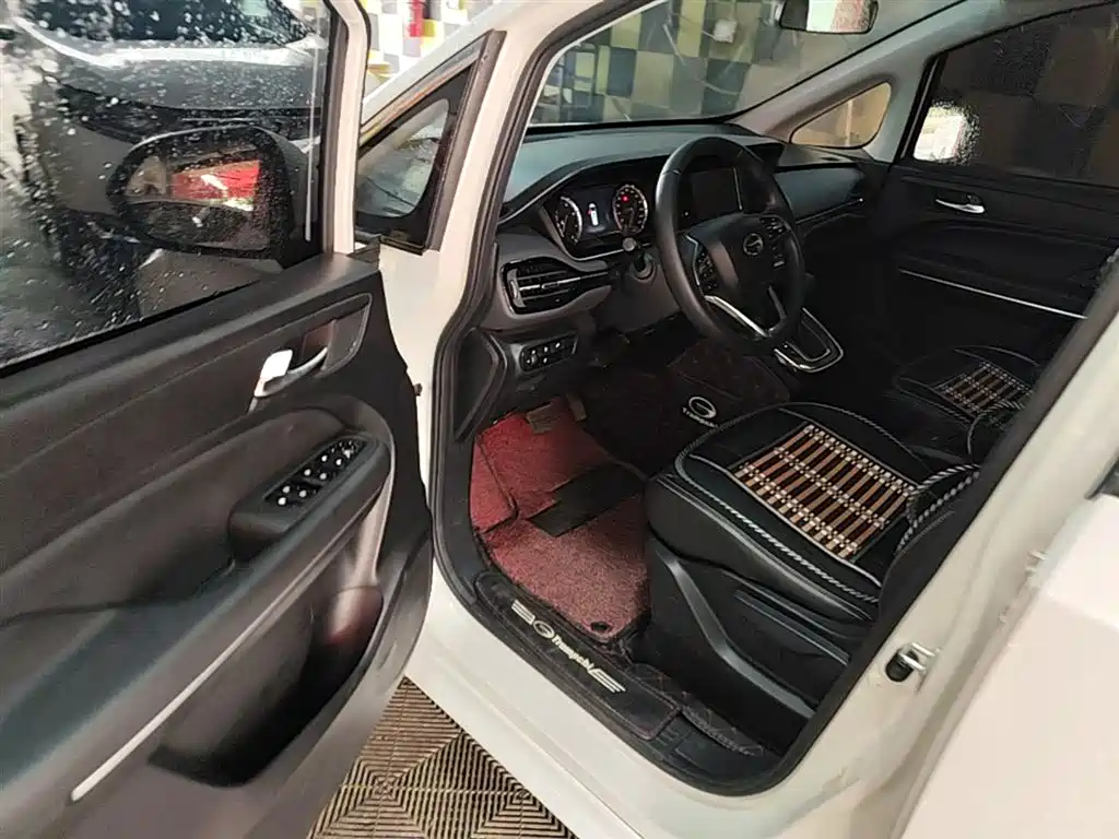 GAC Motor Trumpchi M6 — фото 16