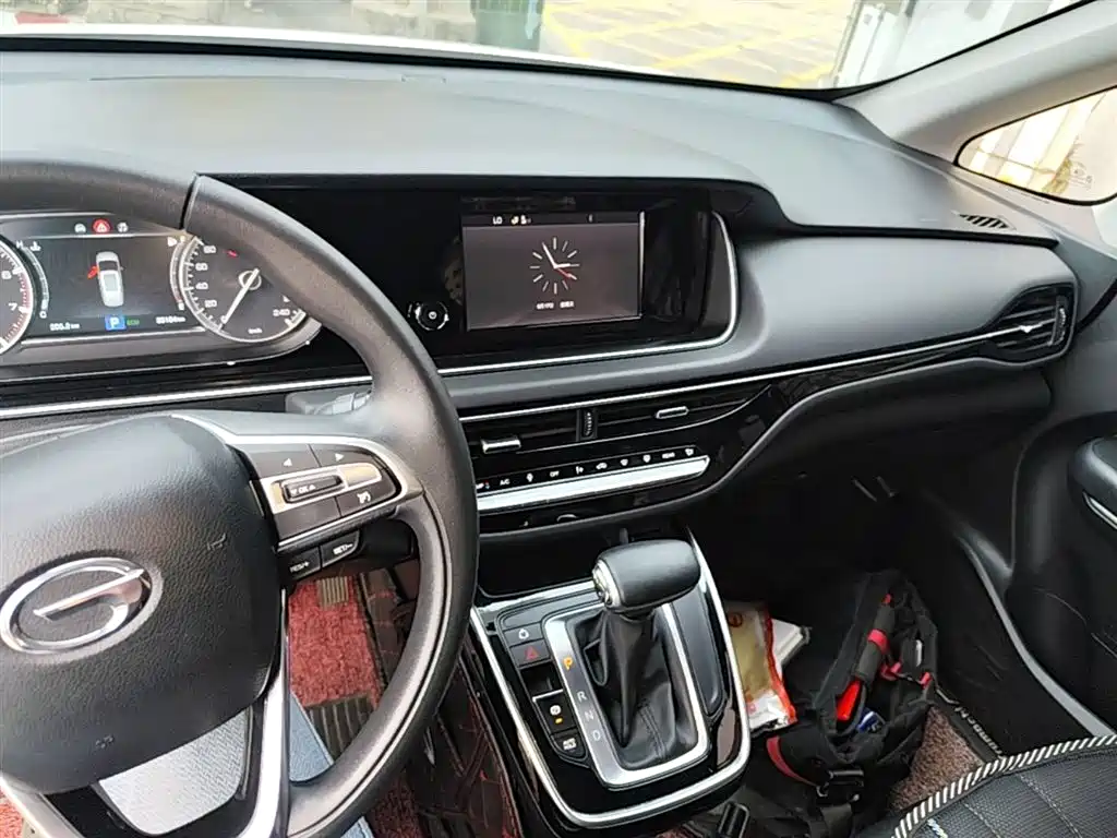 GAC Motor Trumpchi M6 — фото 10