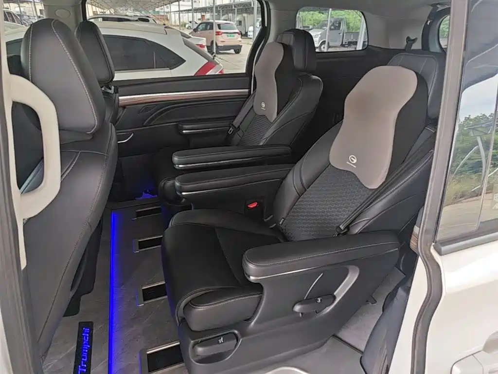GAC Motor Trumpchi M8 — фото 17