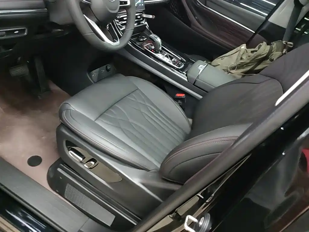GAC Motor Trumpchi M8 — фото 15