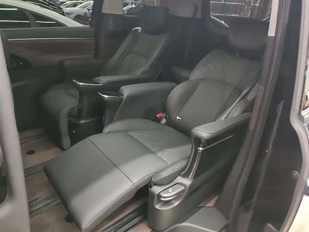 GAC Motor Trumpchi M8 — фото 17