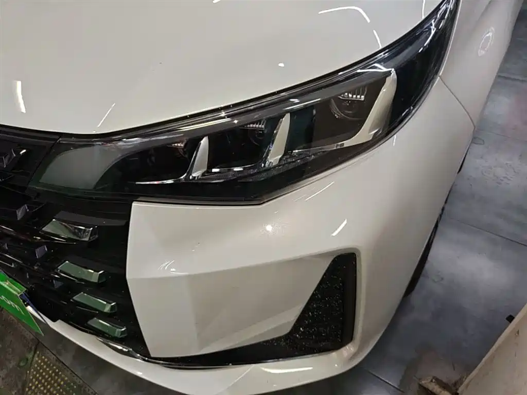 GAC Motor Trumpchi M6 — фото 24