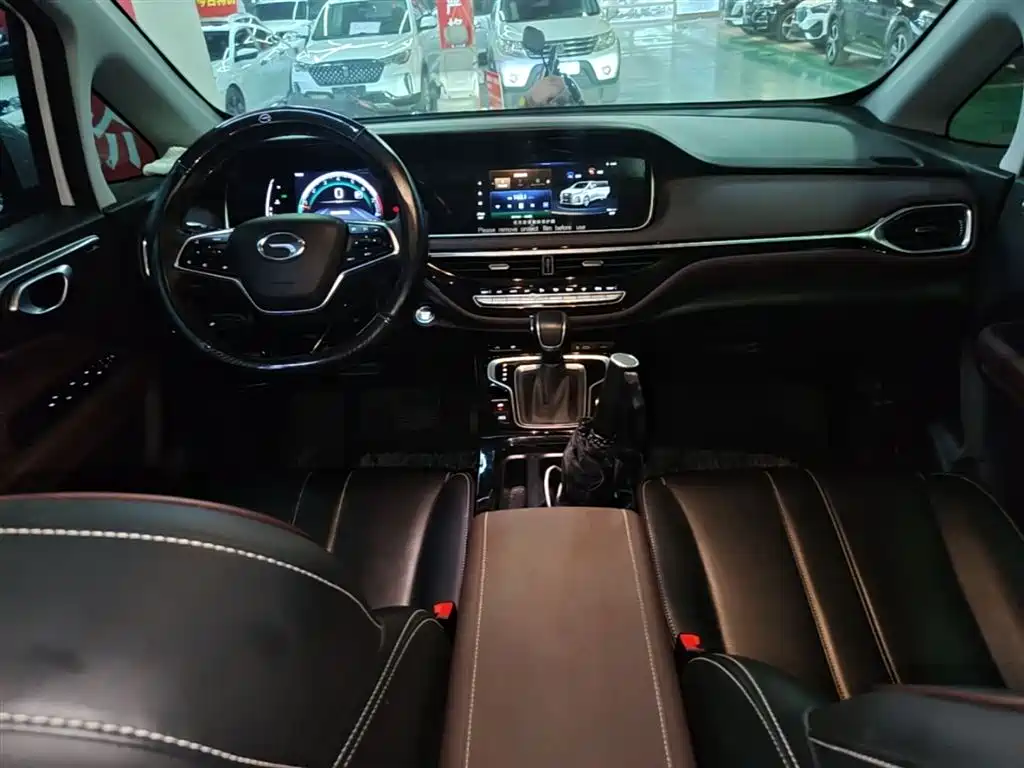 GAC Motor Trumpchi M6 — фото 10