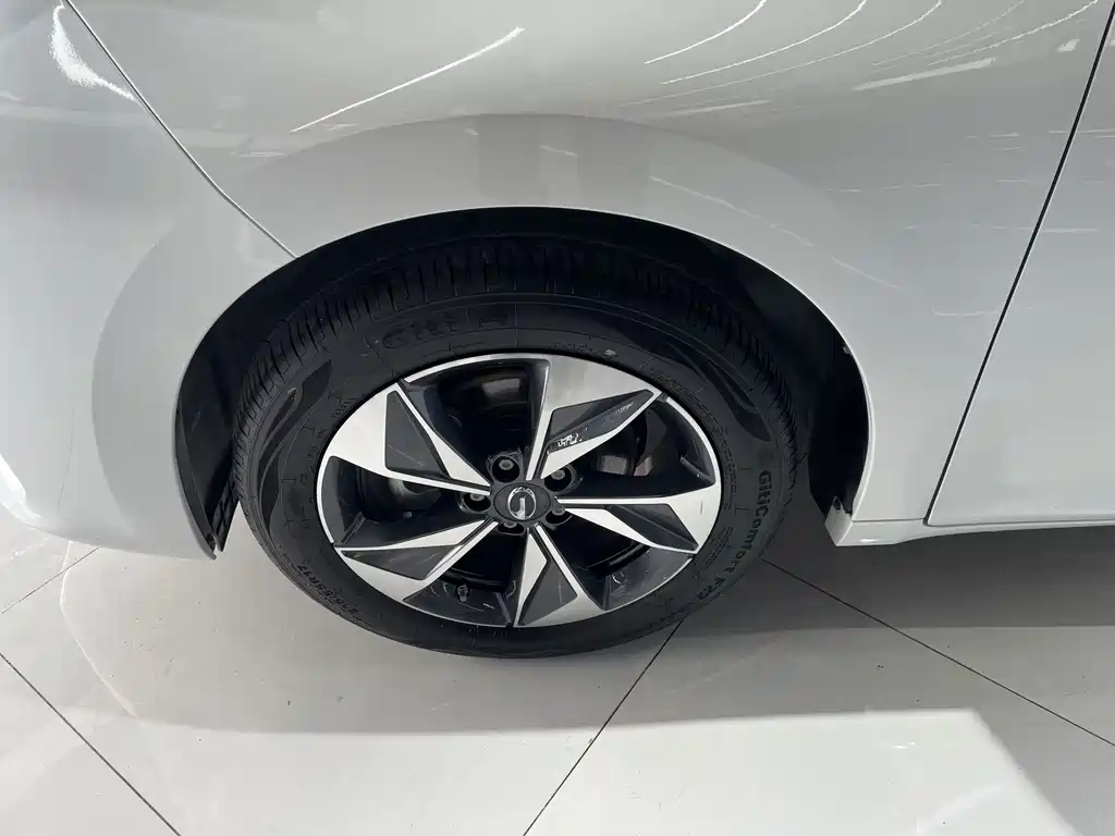 GAC Motor Trumpchi M6 — фото 13