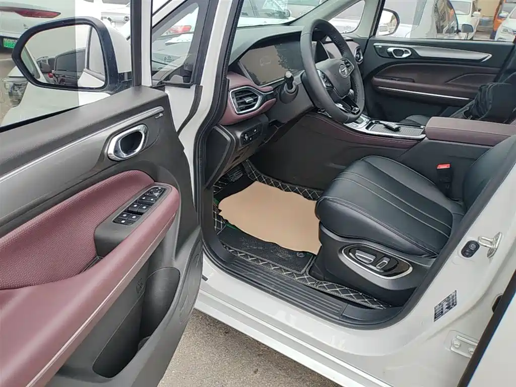 GAC Motor Trumpchi M6 — фото 16