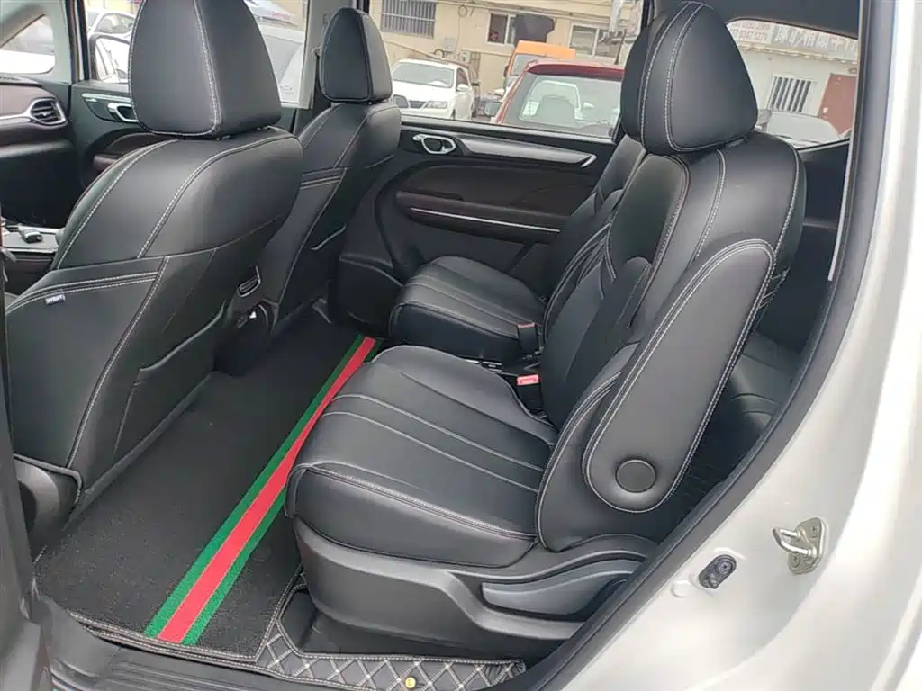 GAC Motor Trumpchi M6 — фото 17