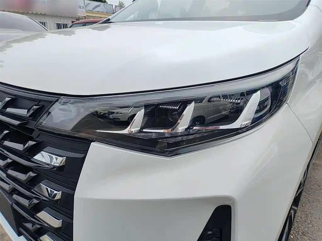 GAC Motor Trumpchi M6 — фото 24