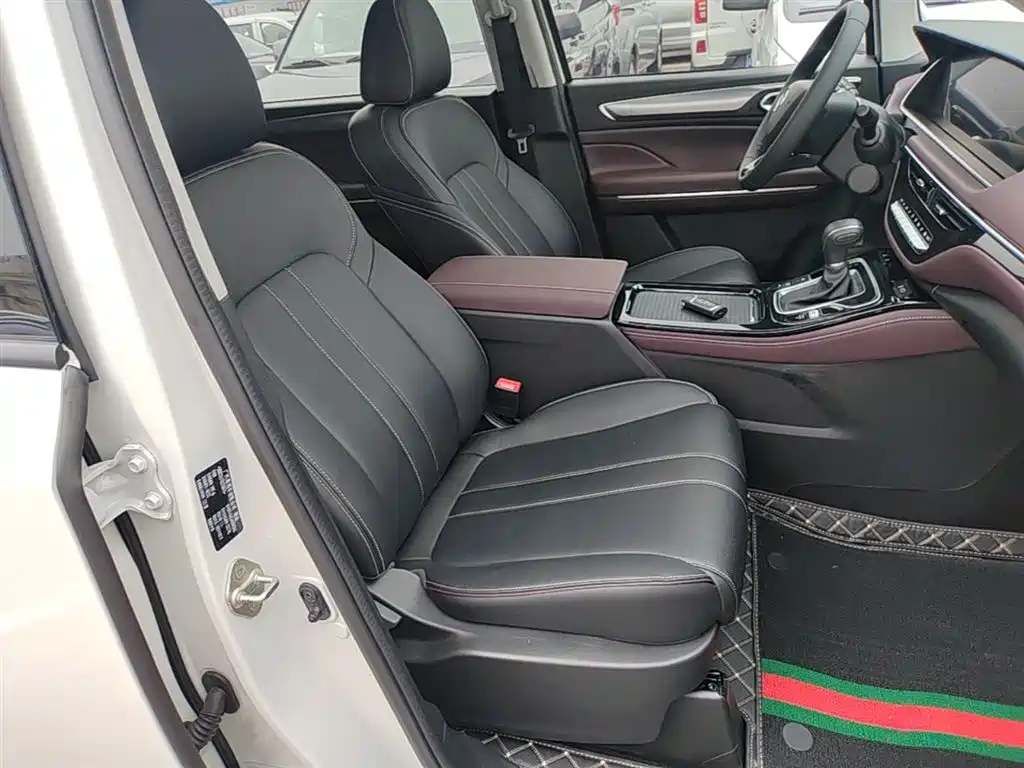 GAC Motor Trumpchi M6 — фото 25
