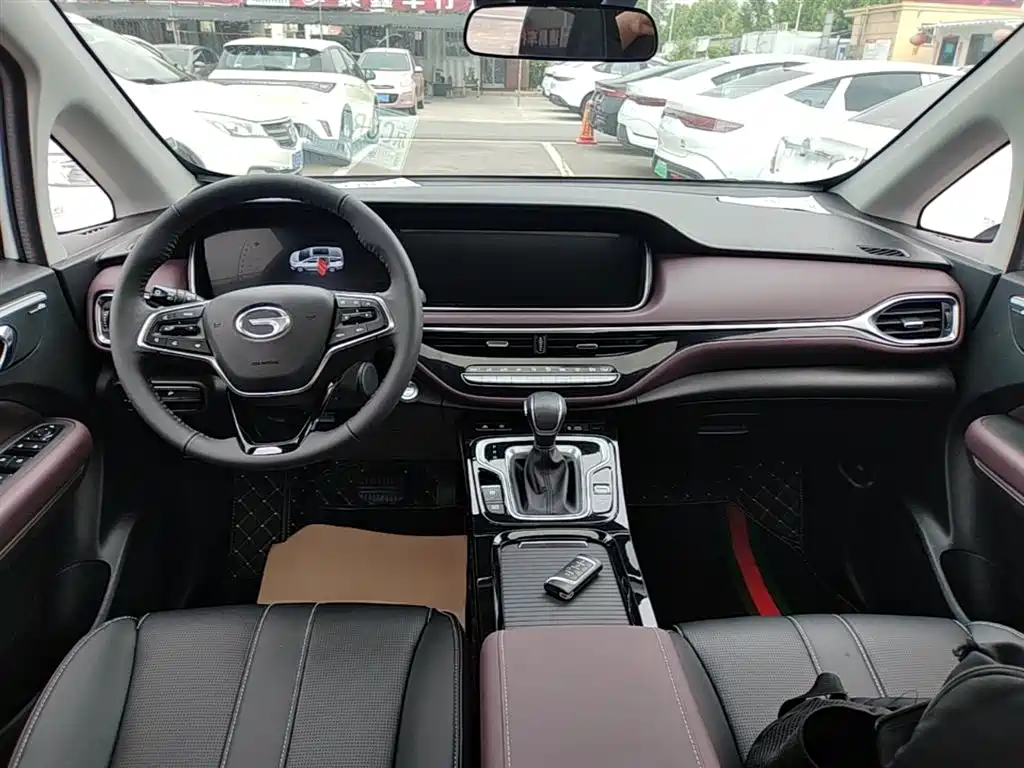 GAC Motor Trumpchi M6 — фото 10