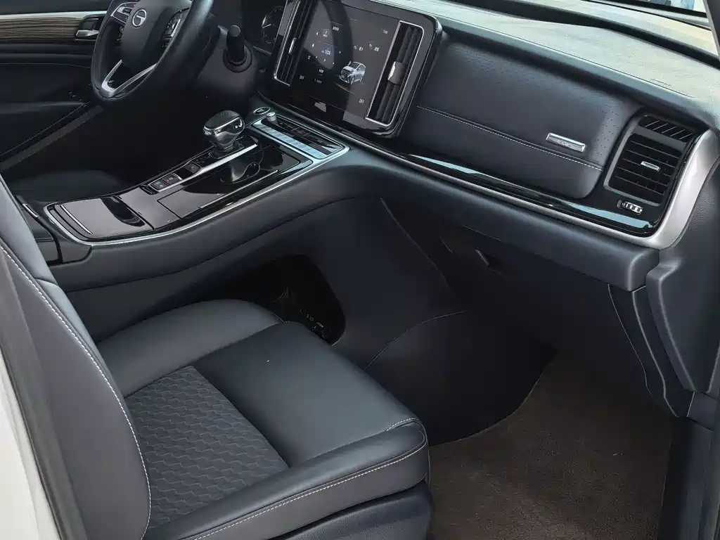 GAC Motor Trumpchi M8 — фото 19
