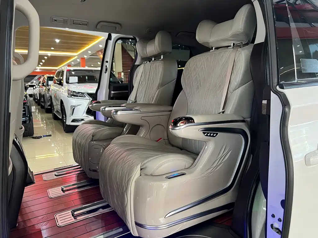 GAC Motor Trumpchi M8 — фото 13