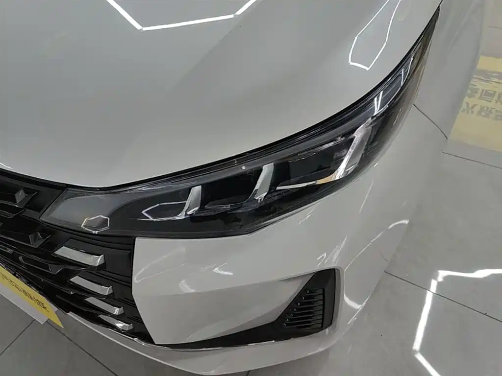 GAC Motor Trumpchi M6 — фото 24
