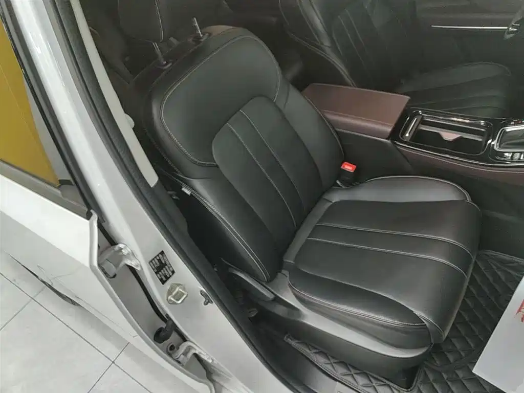 GAC Motor Trumpchi M6 — фото 25