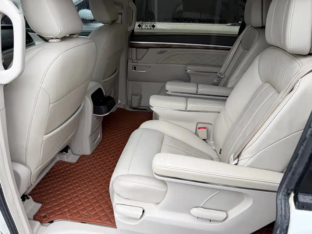 GAC Motor Trumpchi M8 — фото 3