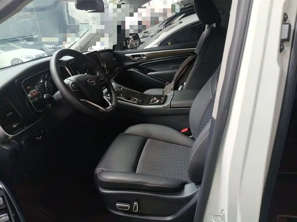 GAC Motor Trumpchi M8 — фото 15