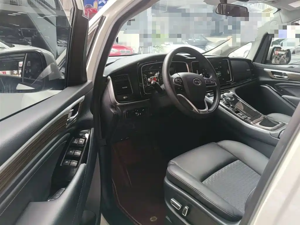 GAC Motor Trumpchi M8 — фото 16