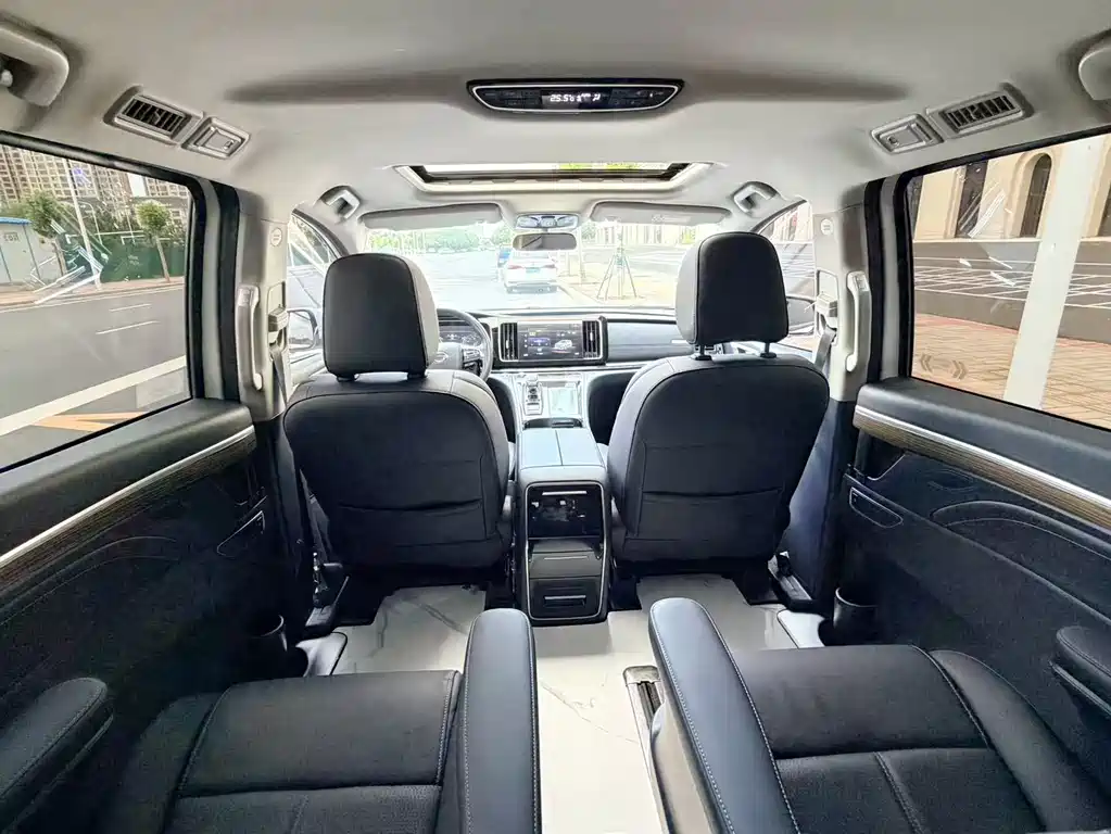GAC Motor Trumpchi M8 — фото 12
