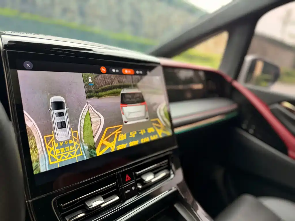 GAC Motor Trumpchi M8 — фото 14