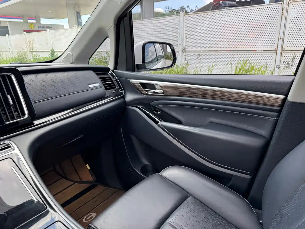 GAC Motor Trumpchi M8 — фото 14