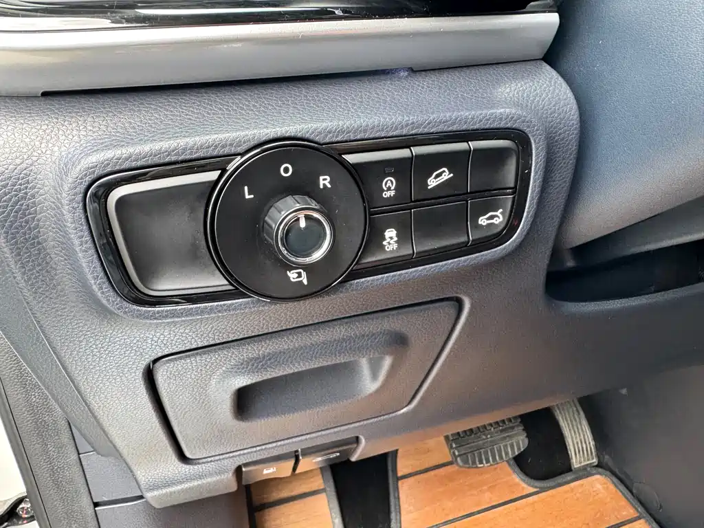 GAC Motor Trumpchi M8 — фото 20