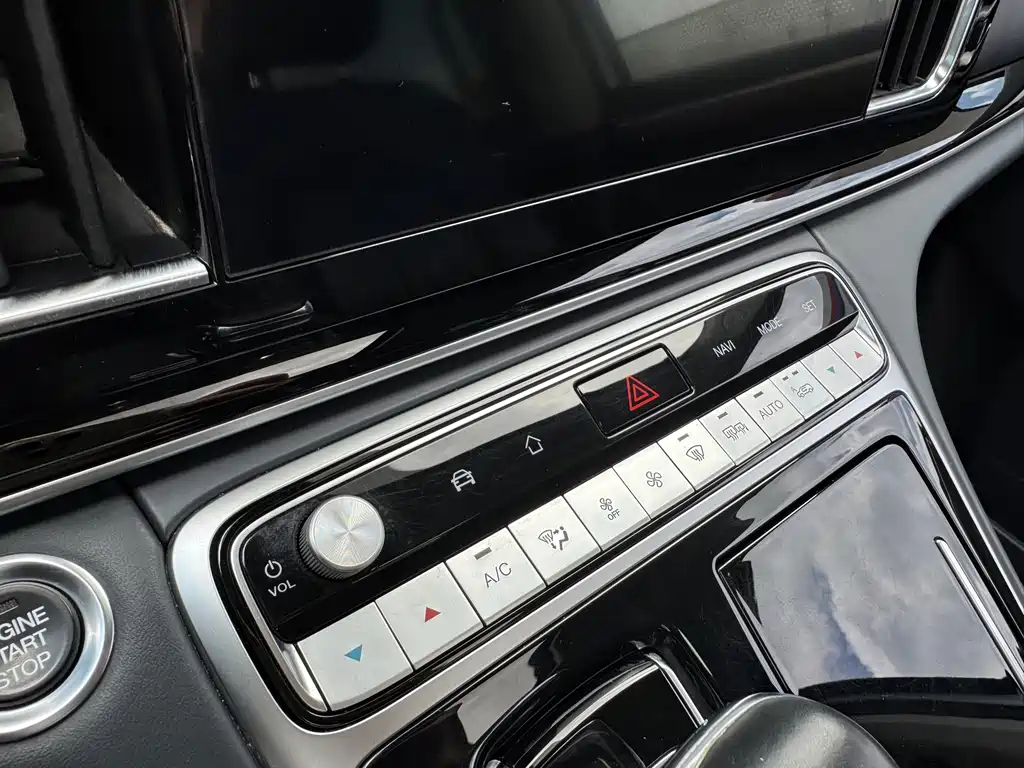GAC Motor Trumpchi M8 — фото 24
