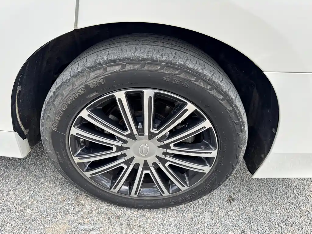 GAC Motor Trumpchi M8 — фото 27
