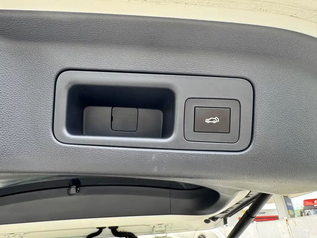 GAC Motor Trumpchi M8 — фото 29