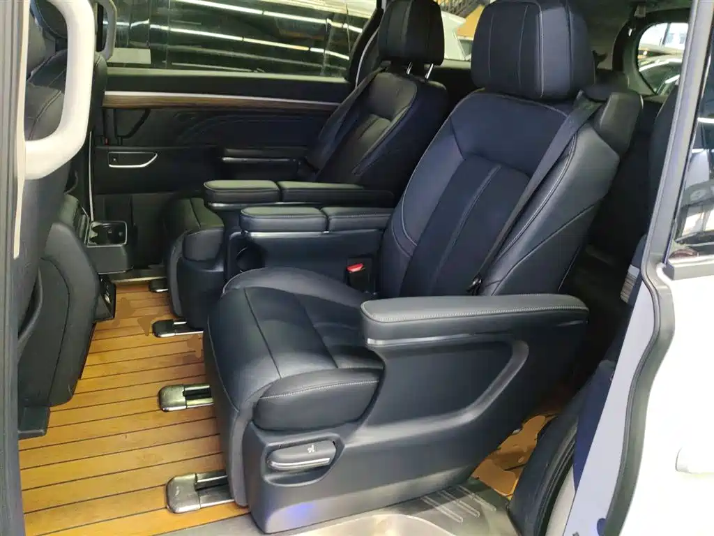 GAC Motor Trumpchi M8 — фото 14